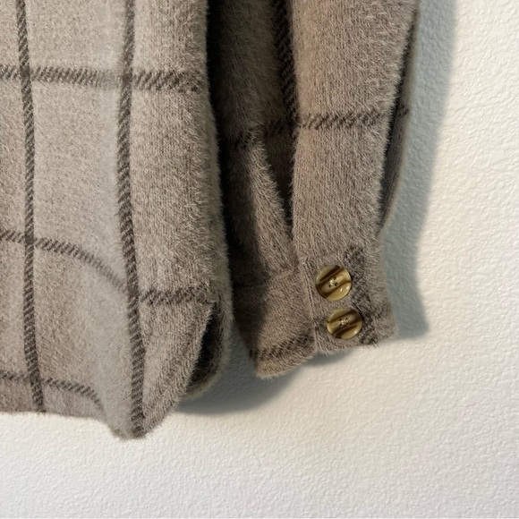 Z Supply Plaid Tucker Jacket Shacket Oversized Soft Fuzzy Texture in Taupe XS - Picture 9 of 10